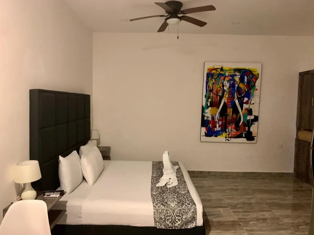 Silversands Hotel Boutique - 5Th Ave Плая-дель-Кармен 5*,